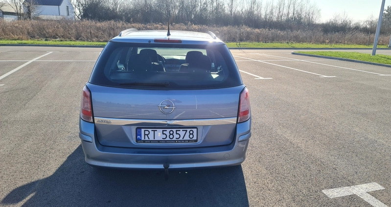 Opel Astra cena 19900 przebieg: 196500, rok produkcji 2009 z Tarnobrzeg małe 529